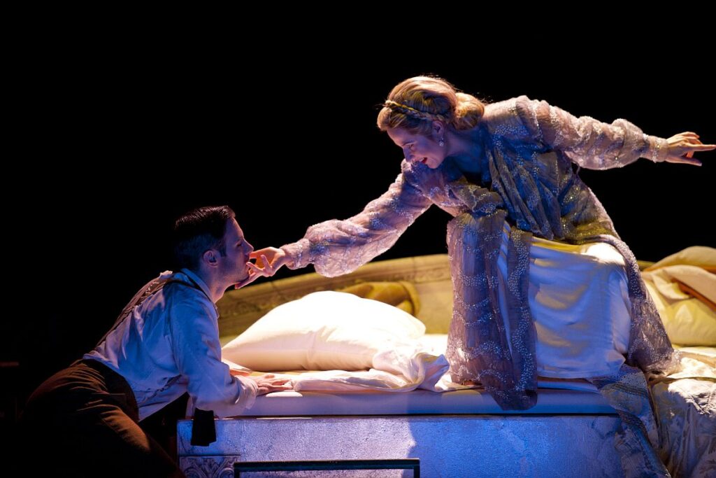 camilla nylund in Tote Stadt