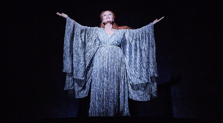 ©Semperoper-Dresden_Ludwig-Olah camilla nylund in Tristan und Isolde at Semperoper in Dresden